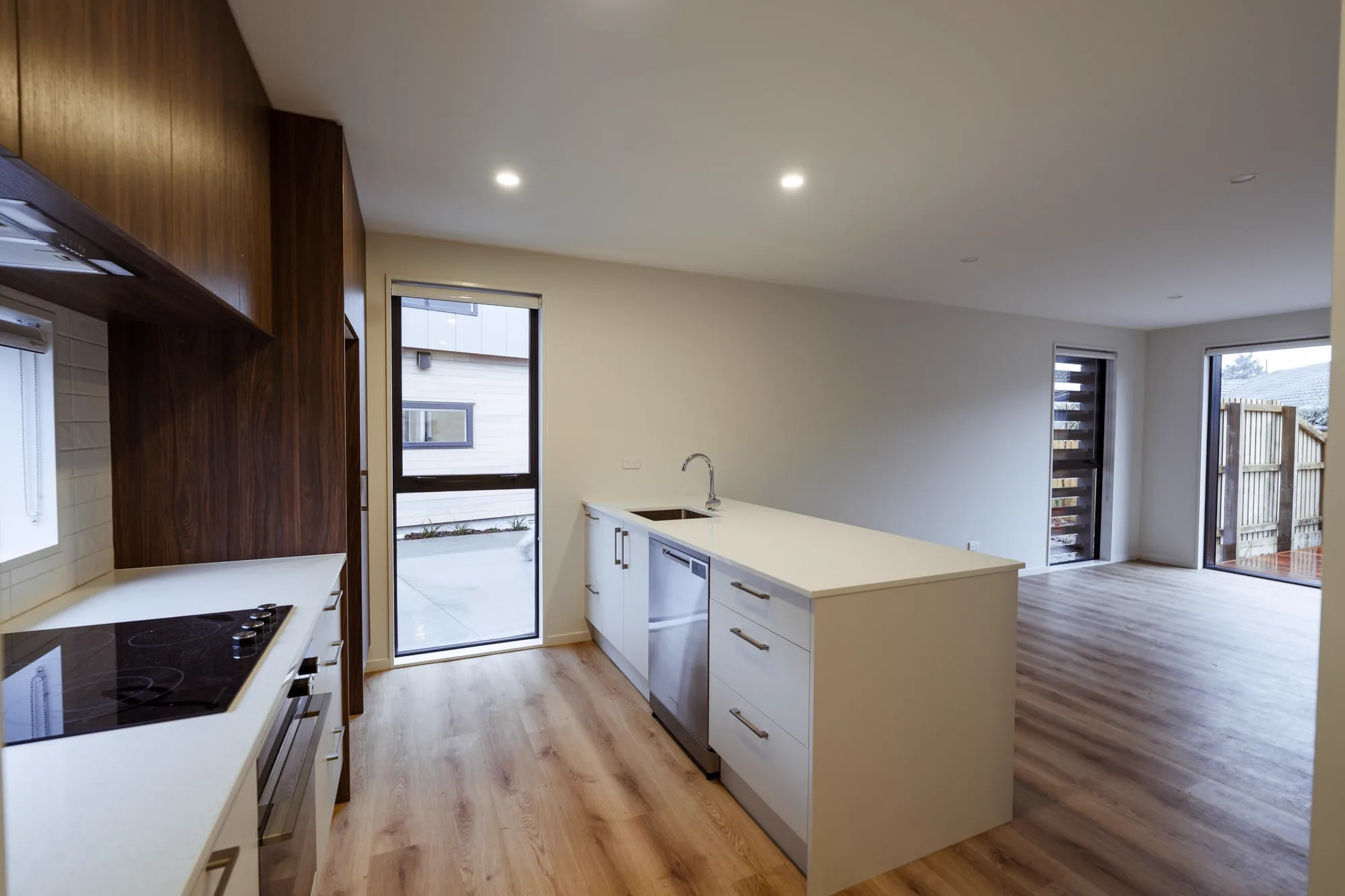 11–12 Trist Place - Image 9